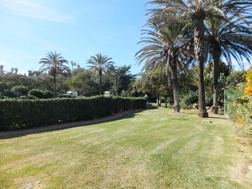 Apartamento Bahia Dorada Estepona Luaran gambar